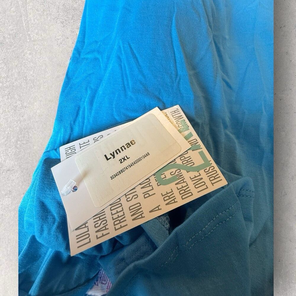 LuLaRoe Lynnae Long Sleeve Shirt-Size 2XL- Solid Blue Print-NWT - Picture 3 of 5